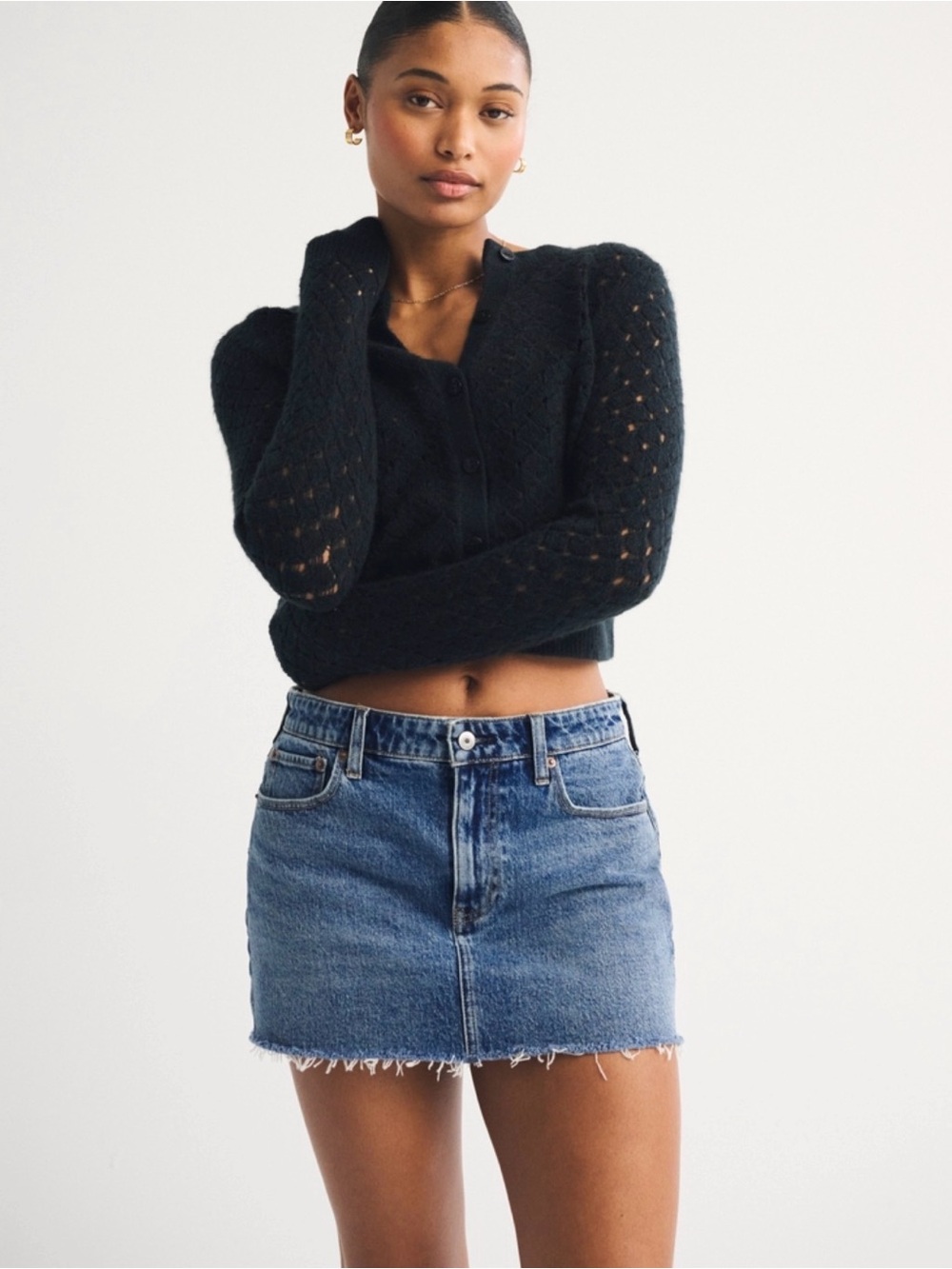 NWT Light Wash Abercrombie Women's
Curve Love Mid Rise Denim Mini Skirt Size 26